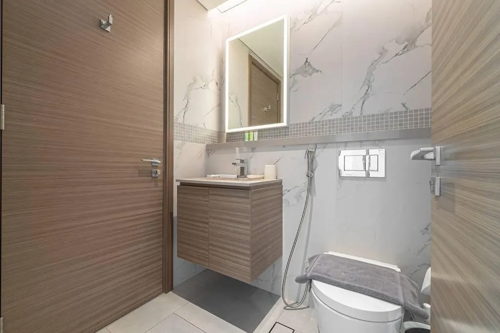 Marco Polo - Stunning 2Br With Burj View, Spacious Gym & Pool Dubai