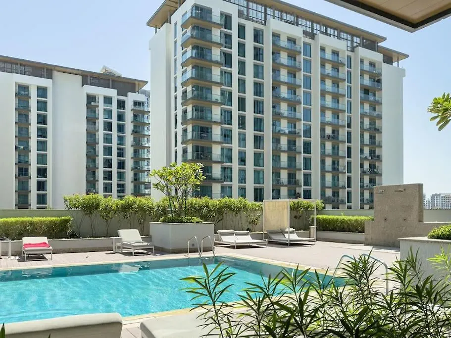 Marco Polo - Stunning 2Br With Burj View, Spacious Gym & Pool Dubai