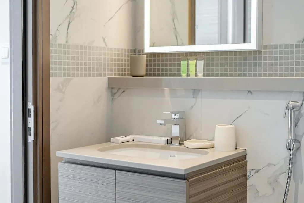 Marco Polo - Stunning 2Br With Burj View, Spacious Gym & Pool Dubai Apartment