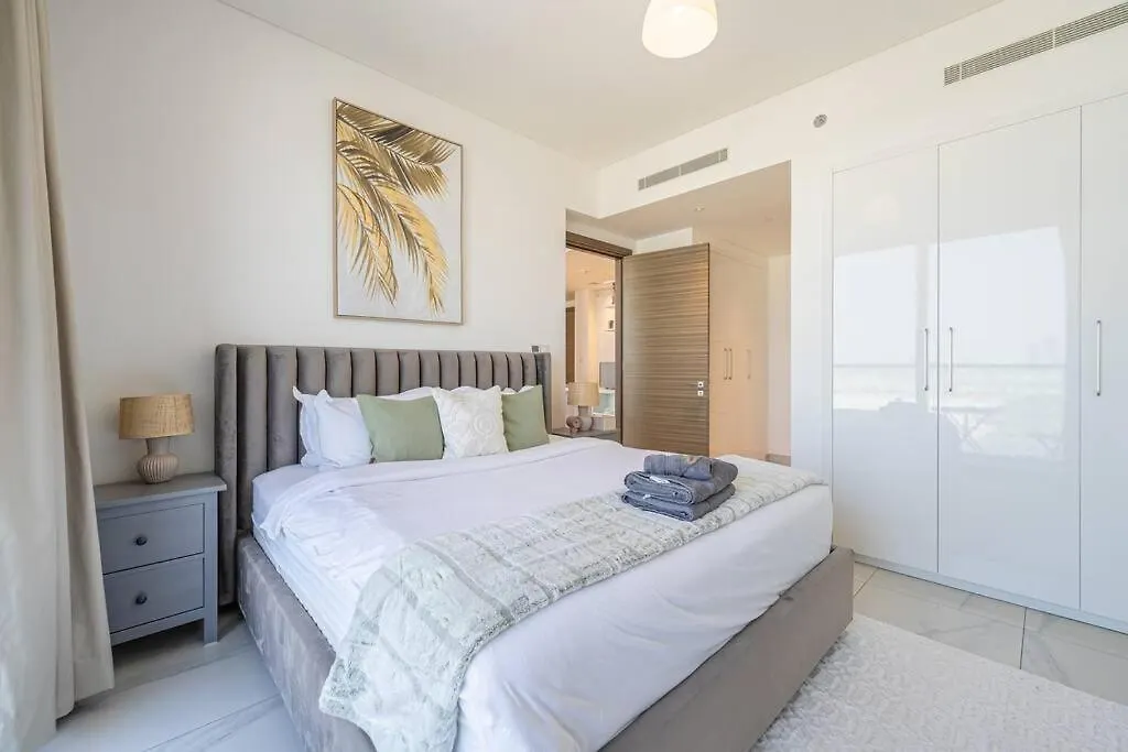 Marco Polo - Stunning 2Br With Burj View, Spacious Gym & Pool Dubai