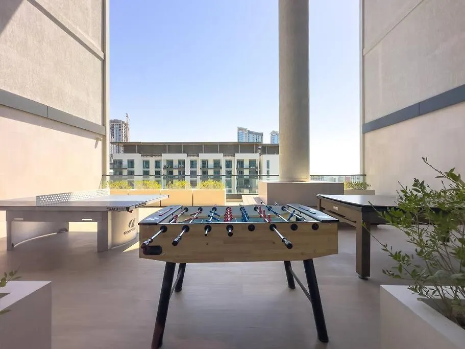 Marco Polo - Stunning 2Br With Burj View, Spacious Gym & Pool Dubai Apartment