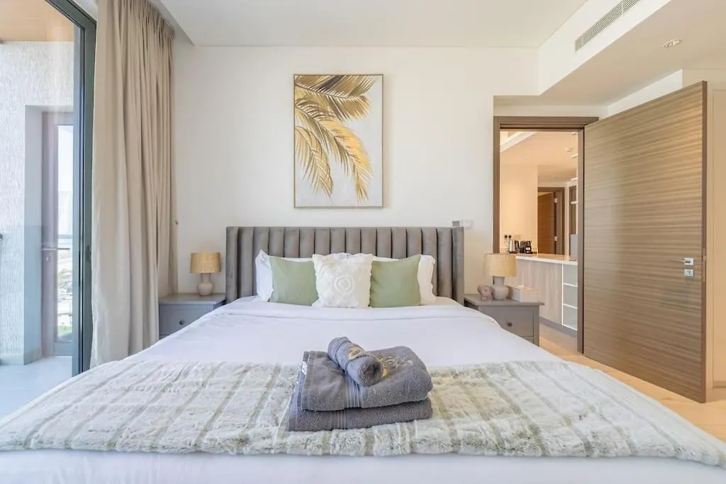Marco Polo - Stunning 2Br With Burj View, Spacious Gym & Pool Dubai 0*,